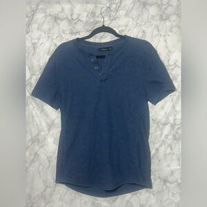 Men’s Marc Anthony Momentum mid blue knit short sleeve henley shirt small